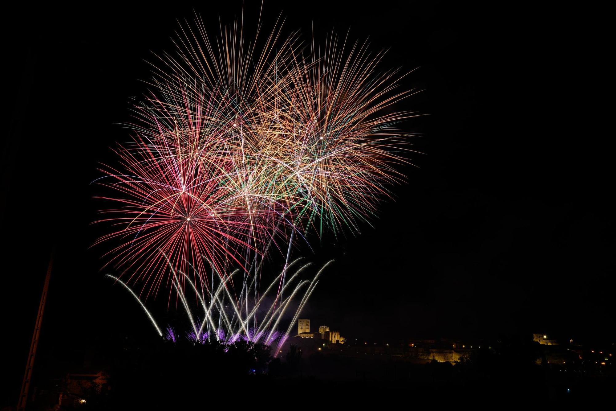 GALERÍA | Los fuegos artificiales cierran las Fiestas de San Pedro de 2024