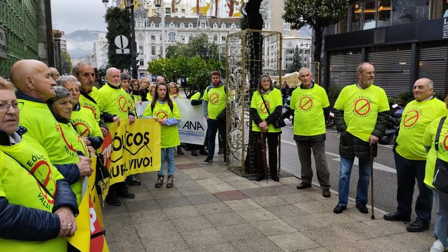 Occidente lleva a la Junta General su rechazo a los eólicos