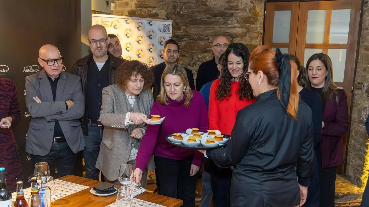 Empieza Santiago(é)Tapas con propuestas sorprendentes que incluyen peta zetas