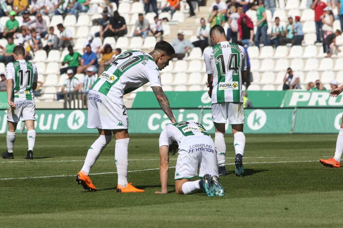 El Córdoba plantó cara al Huesca, pero murió en la orilla