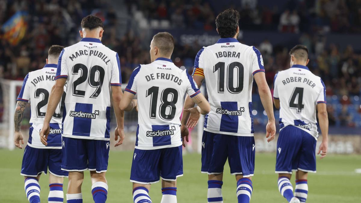 La plantilla celebrando un gol en el Levante-Zaragoza