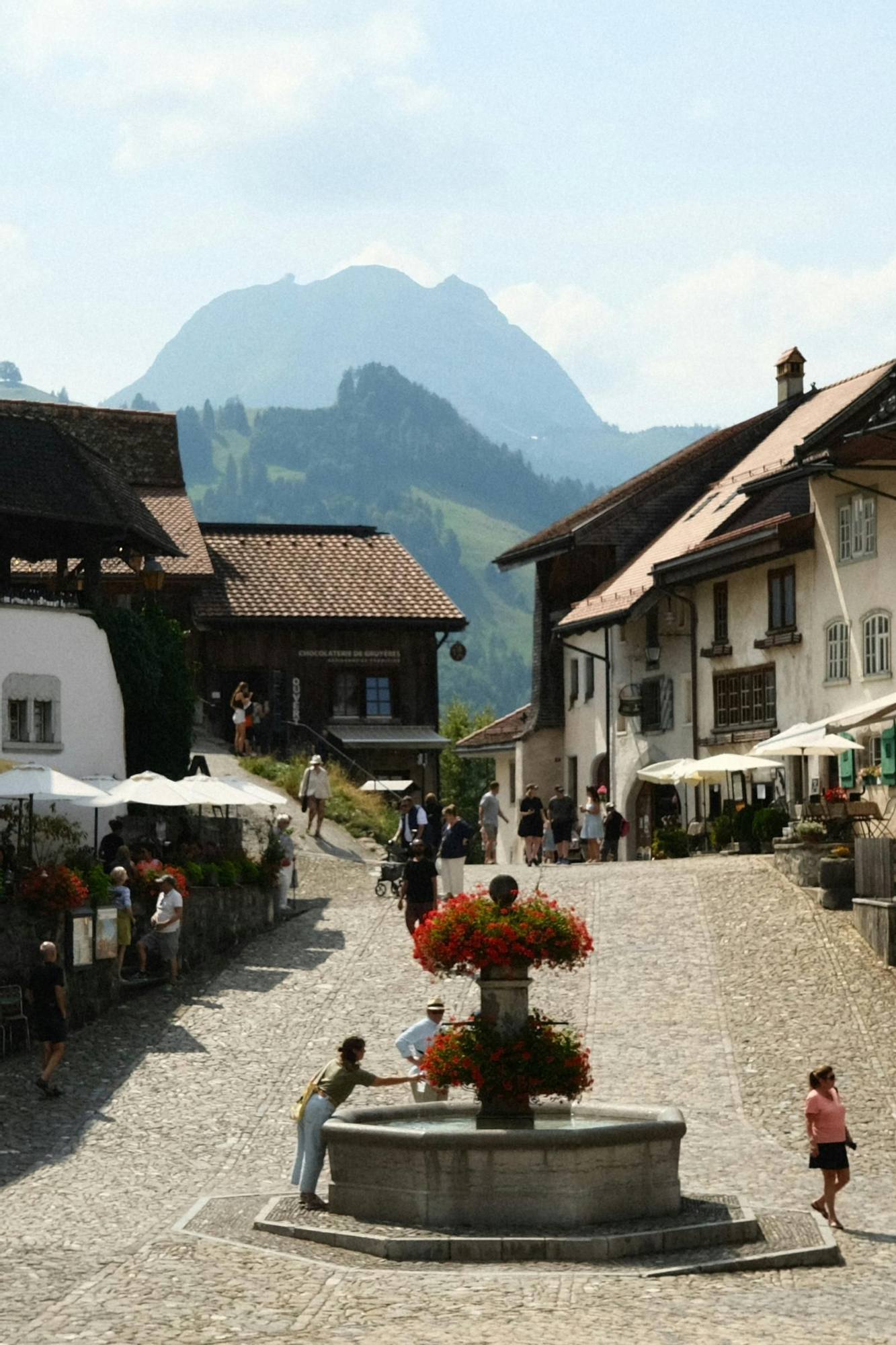 La plaza principal del pueblo de Gruyères