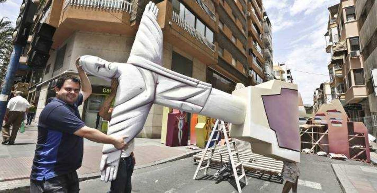 Los racós reducen precios y ofrecen más actividades para conseguir alquilar las mesas