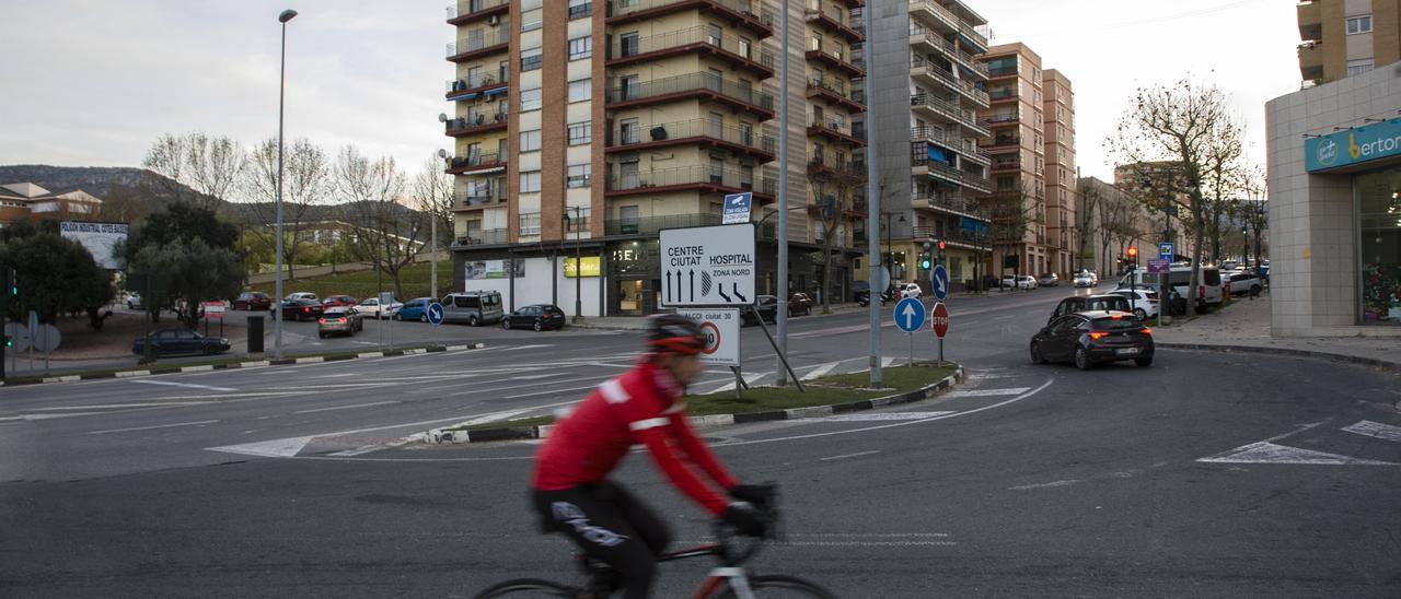 Cruce que será sustituido por la rotonda en la entrada norte a Alcoy por la N-340.