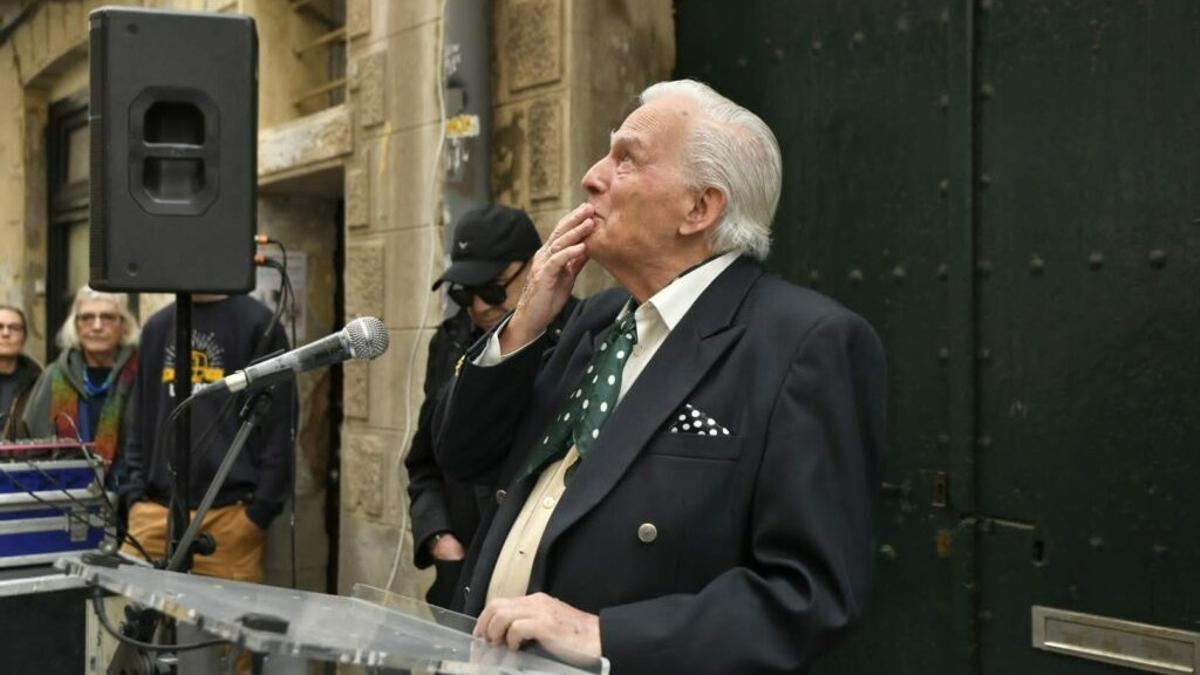 Acto de descubrimiento de la placa en homenaje a Moncho, el 'rey del bolero'