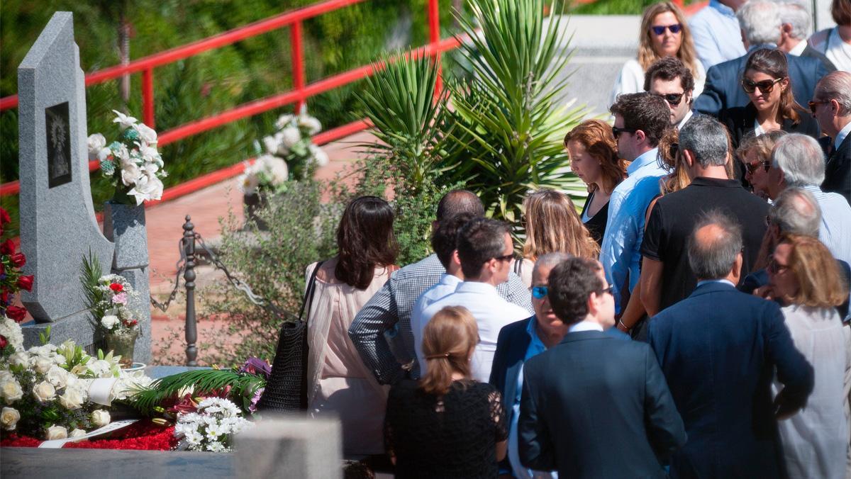 Las cenizas de Miguel Blesa reposan ya en el panteón familiar del cementerio de Linares