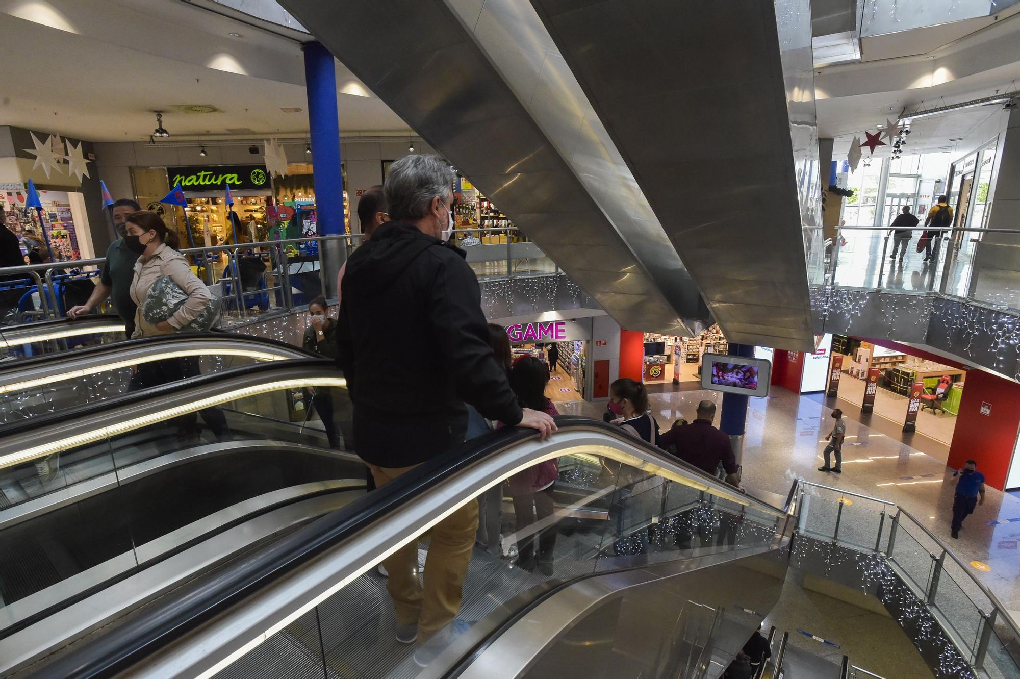 Ambiente en varios centros comerciales de la ciudad