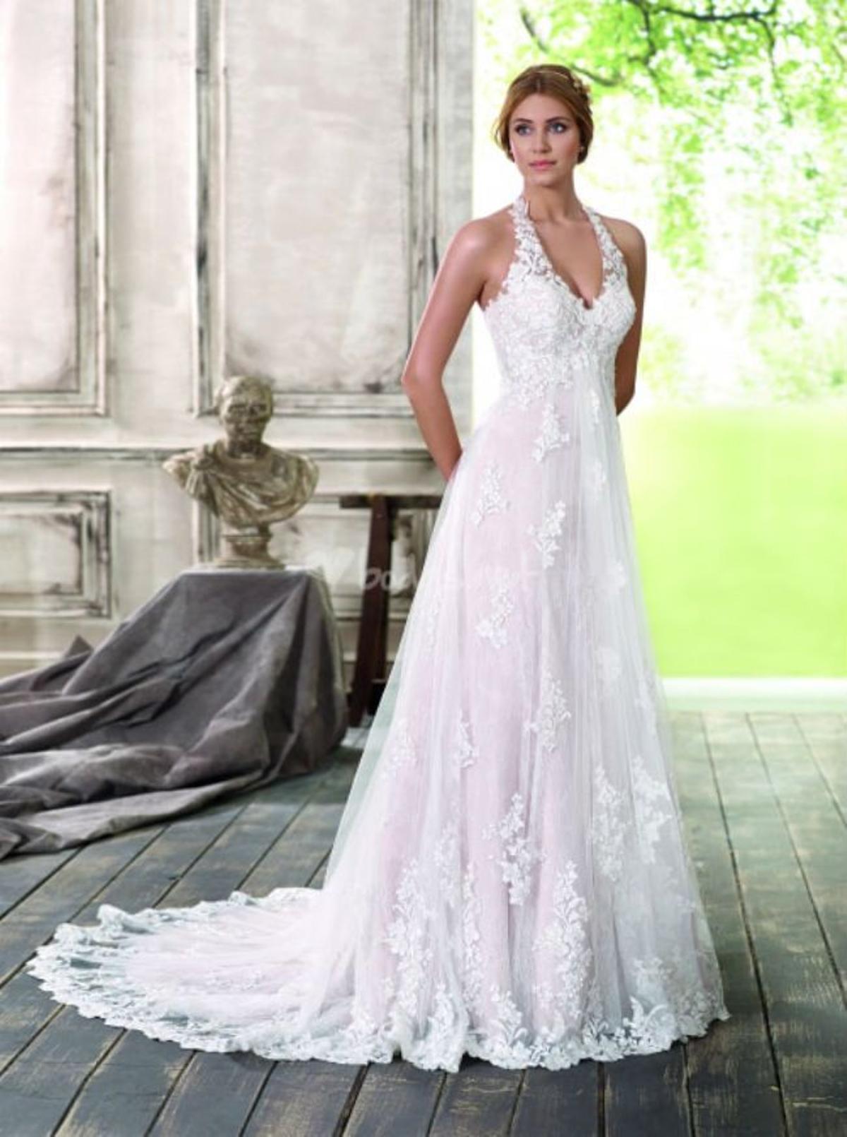 Vestidos de novia con encaje: Fara Sposa