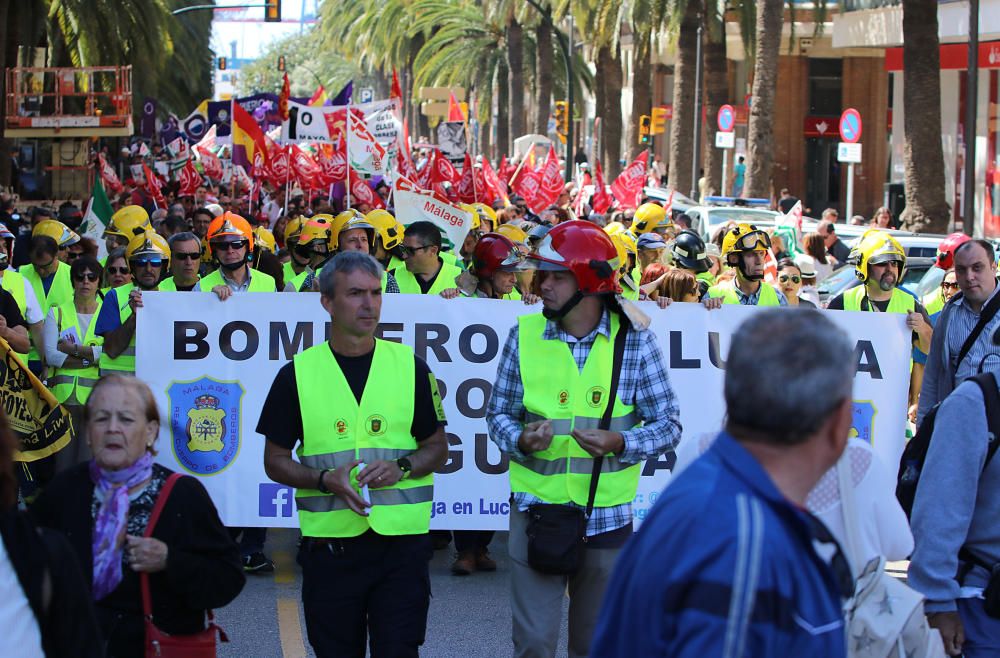 Miles de personas secundan en Málaga la marcha central del Primero de Mayo en Andalucía