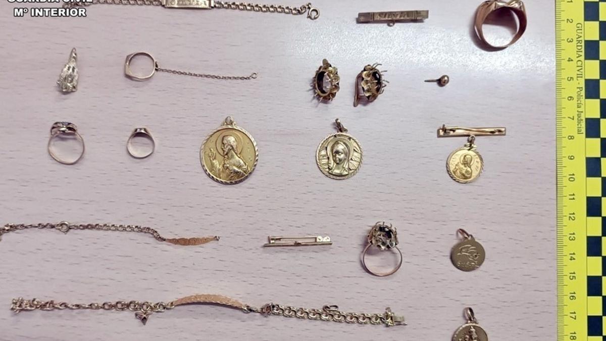 Algunas de las joyas sustraídas y recuperadas.