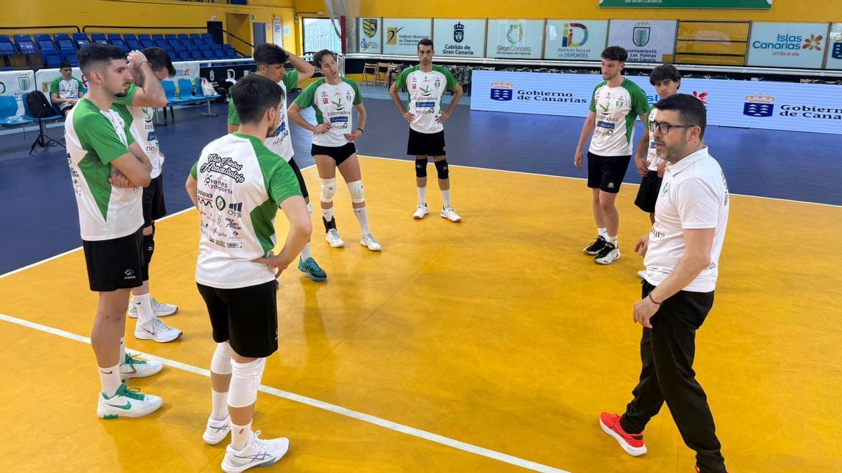 Entrenamiento oficial del equipo previo a los partidos de hoy.