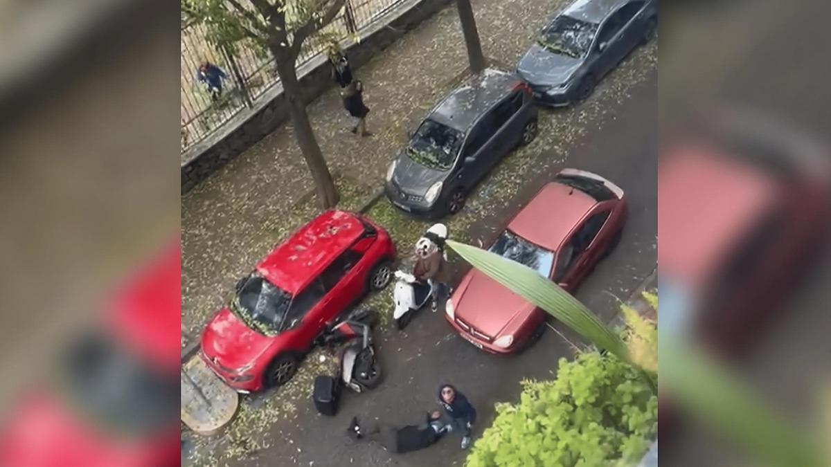 La pelea entre un motorista y un conductor en Ciudad Jardín a plena luz del día fue grabada por un vecino