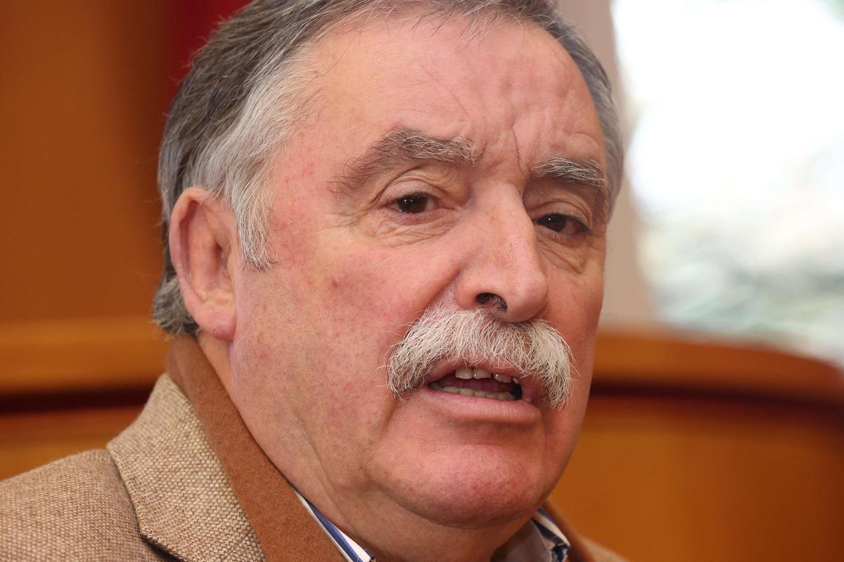 El alcalde de Oleiros celebra su absolución en el caso de la Casa Carniero