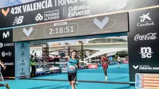 Rubén Crespo y Cristina McKnight, campeones autonómicos de maratón