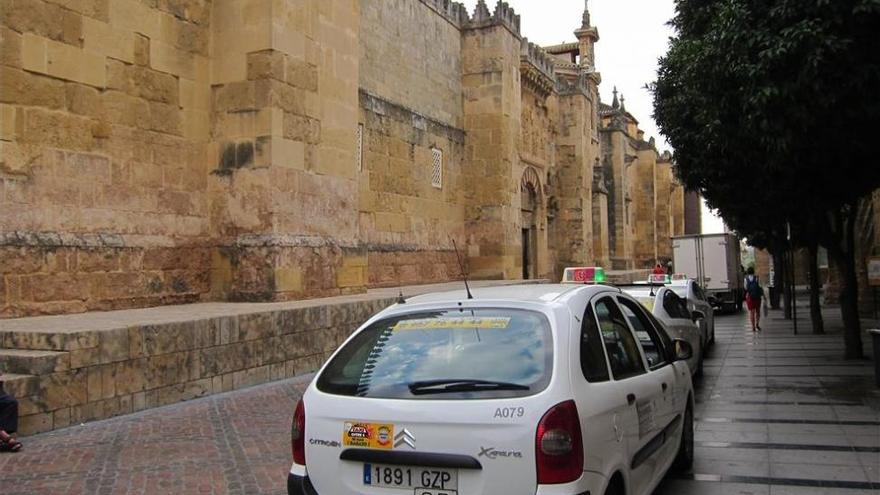 Facua presenta alegaciones a las tarifas del taxi en Córdoba para 2018