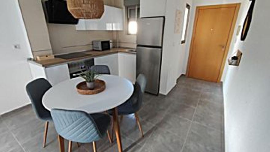 650 € Alquiler de piso en Elche (Elx) 51 m2, 2 habitaciones, 1 baño, 13 €/m2, 2 Planta...
