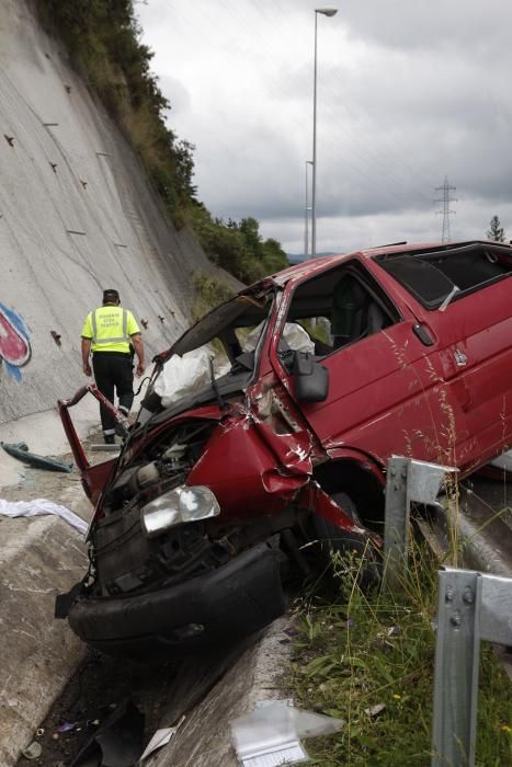 Accidente en la A-8 a la altura de Tremañes