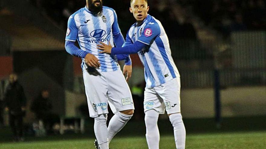 Yelko y Marcos de la Espada, en el partido frente al Cornellà .