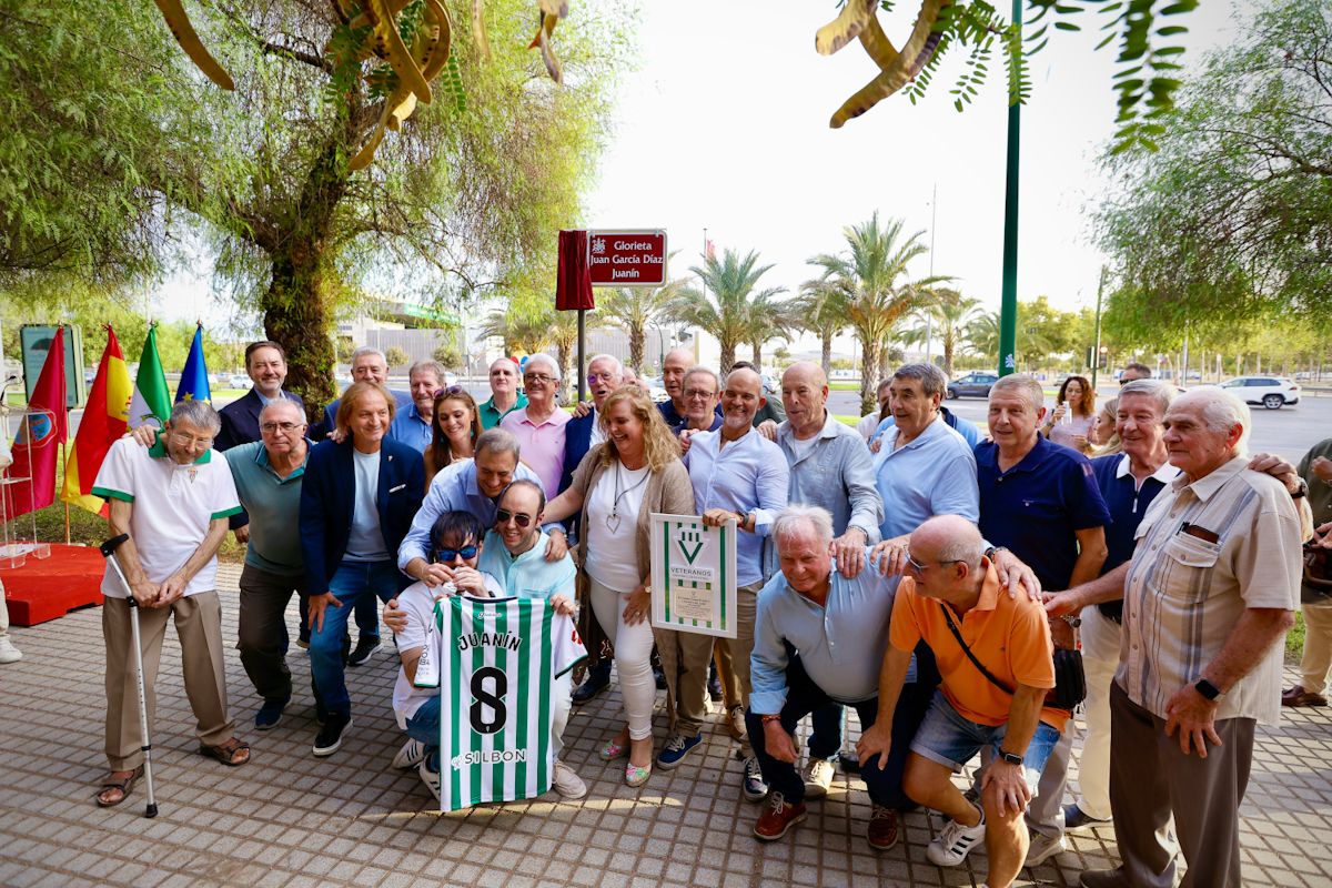 Inauguración de la Glorieta Juan García Díaz 'Juanín'