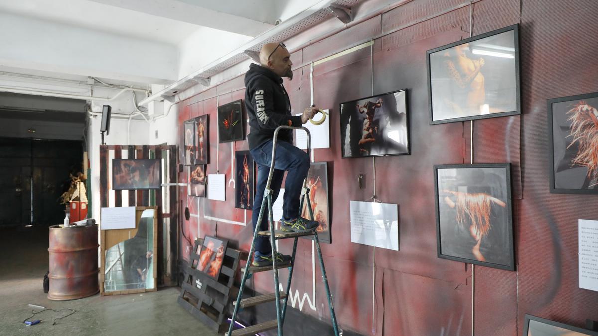 El fotógrafo Juan Moro, este jueves en La Fábrica de Chocolate.