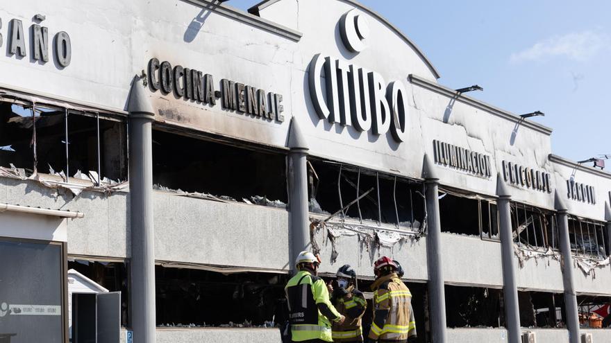 Abren la caja fuerte de Citubo para la investigación del incendio en la nave industrial