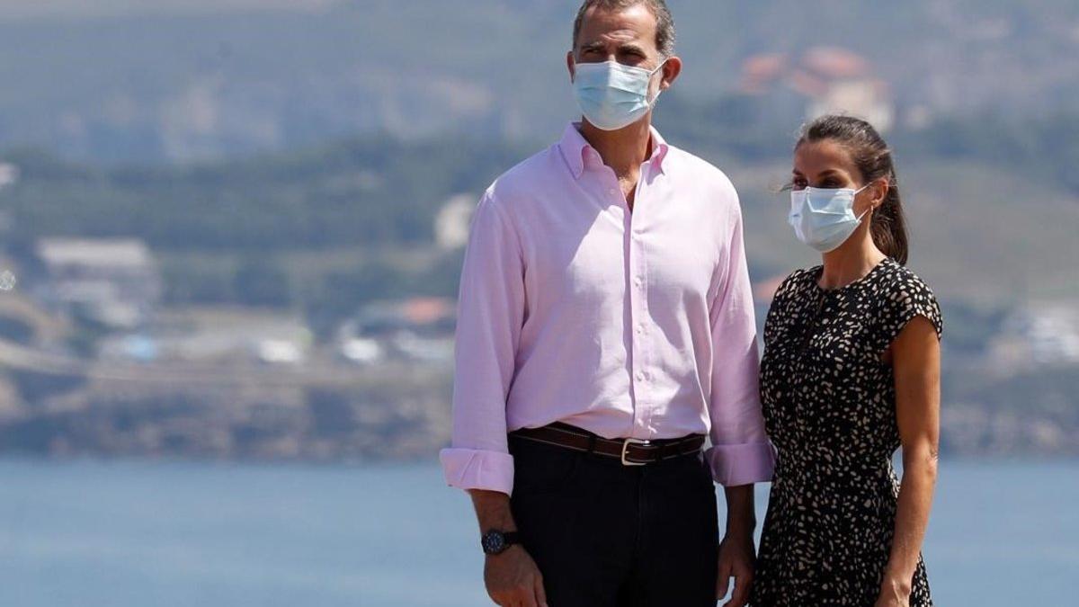 Los reyes Felipe y Letizia en el Cerro de Santa Catalina  en Gijon