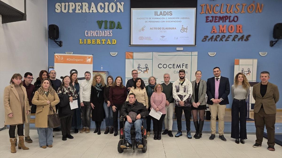 Participantes en el acto de clausura del proyecto Iladis.