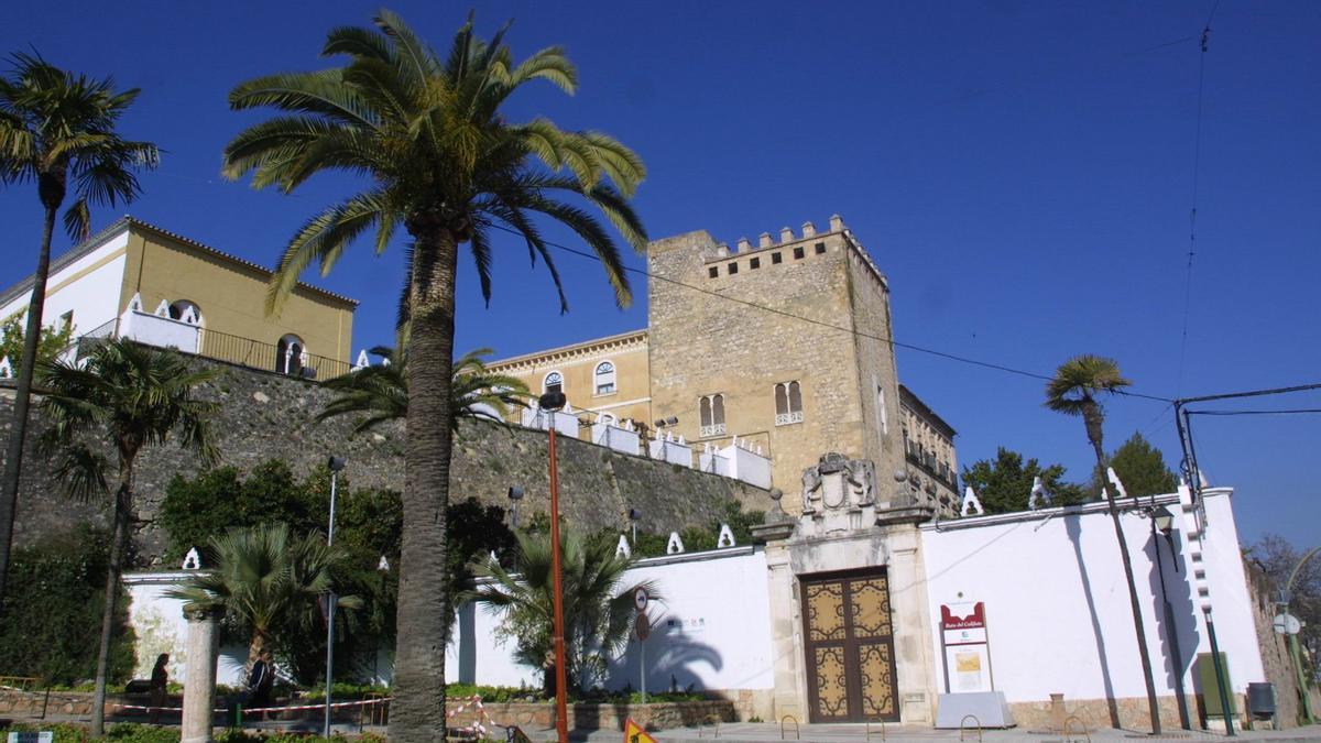 El castillo de Cabra está ubicado en la ladera norte.