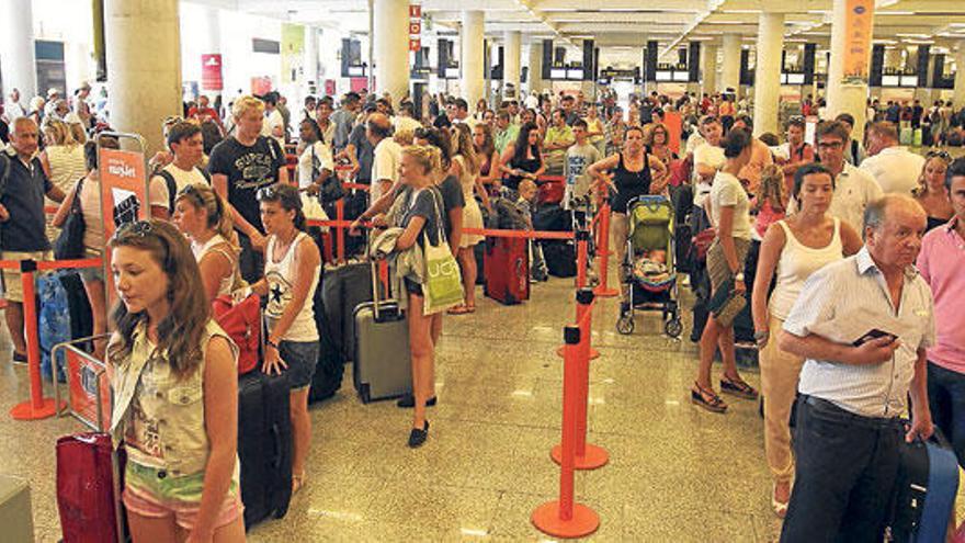 Son Sant Joan mejora las cifras de pasajeros de 2013.