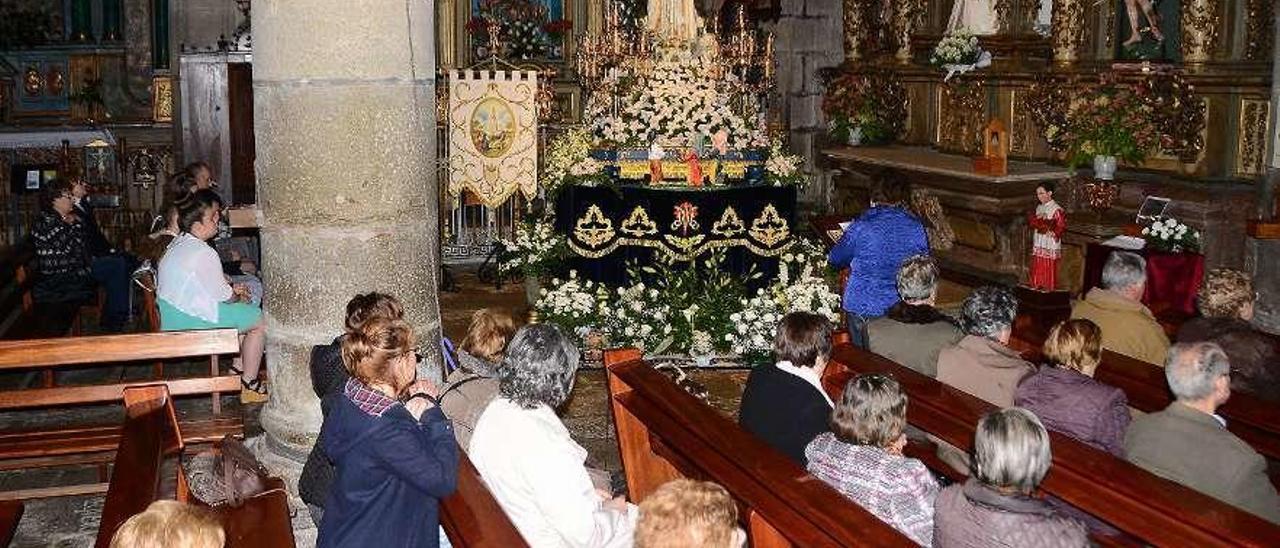 Una actividad de Fátima en la excolegiata de Cangas. // G.N.