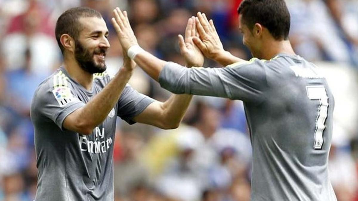 Cristiano Ronaldo y Benzema, celebrando uno de los goles del Madrid al Espanyol