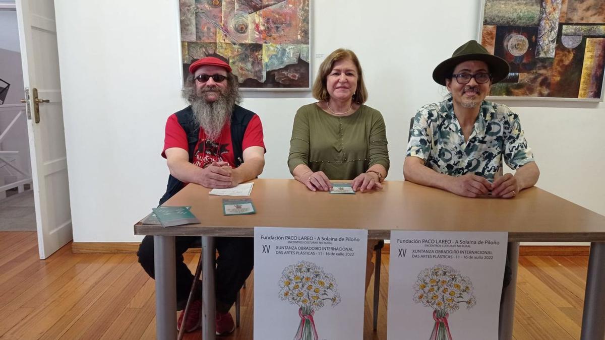 Damián Paío, Carmen Lareo y Carlos Santos presentaron ayer el programa de actividades. |  // I.O.
