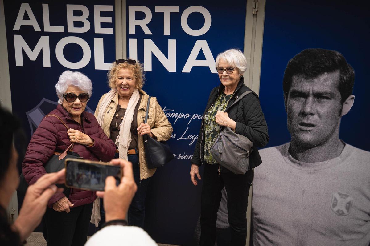 Nombramiento de la puerta 5 del Heliodoro dedicada a Alberto Molina