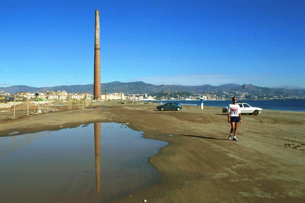 El 25 de mayo de 1999 salía a la calle el primer ejemplar de La Opinión de Málaga. Desde entonces, ha sido testigo del devenir histórico de las dos últimas décadas. Así era el paseo de Poniente