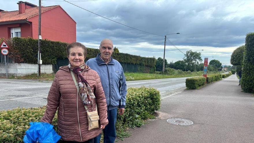 La mejora de la carretera de Posada a Lugo de Llanera conlleva la reordenación parcial de la senda peatonal: "Vemos bien que hagan la vía más segura"