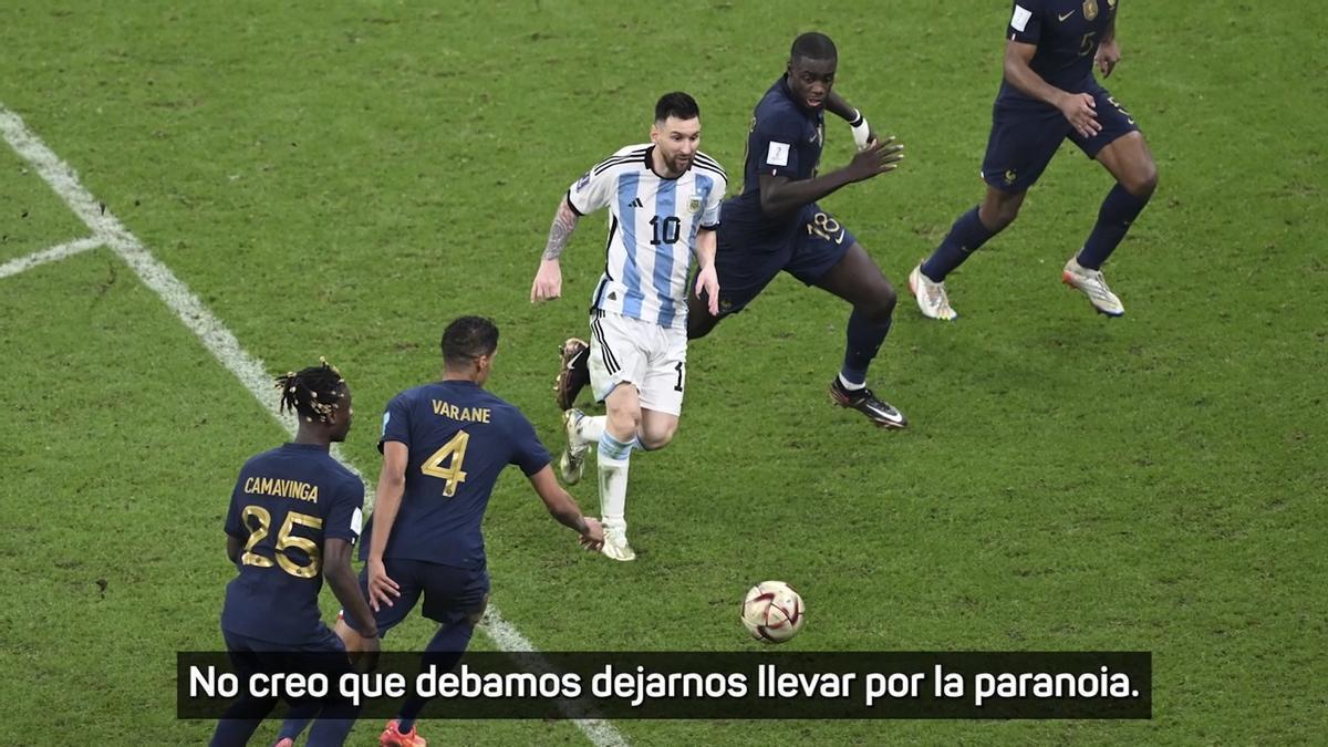 Los jugadores de Francia no caen en "la paranoia" de que le arbitre un argentino