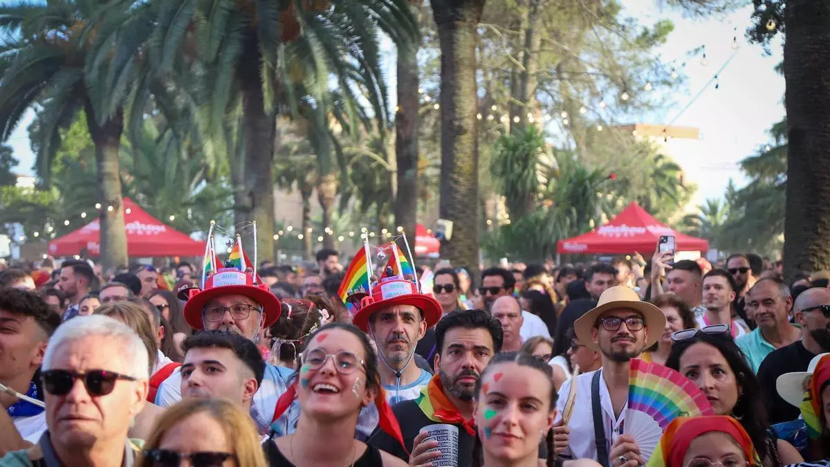Los Palomos toman Badajoz: música y color para celebrar su día grande