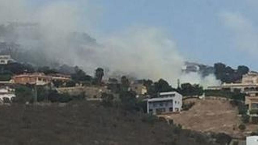 Imatge del fum de l&#039;incendi a Mas Semí