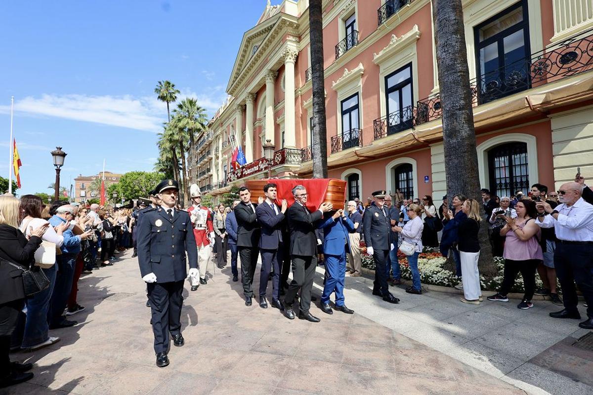 Las imágenes del entierro de José Ballesta en Murcia