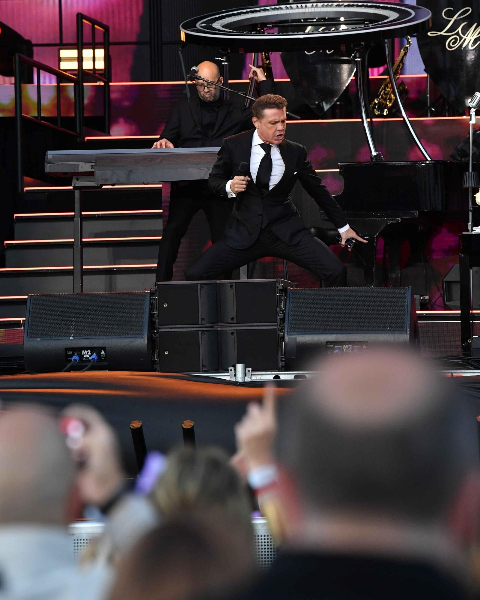 Luis Miguel alarga su leyenda en A Coruña
