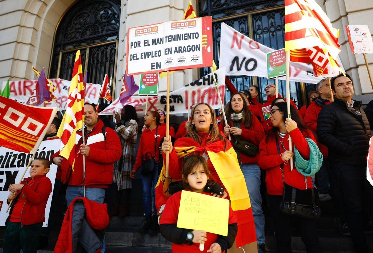 Protesta de los trabajadores de Airtex por su traslado a Rumanía