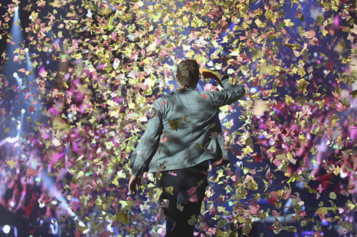 El cantant Chris Martin, del grup britànic Coldplay, durant el concert a l’estadi Vicente Calderón, on va presentar el disc ’Mylo Xyloto’.