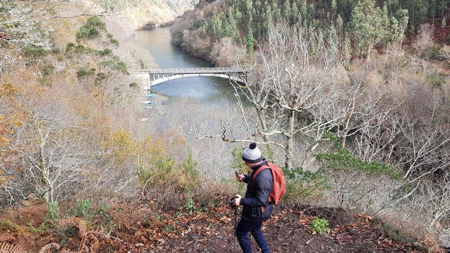 El plan turístico del Parque Histórico dedica 90.000 euros a diseñar el trazado asturiano de la senda del Navia