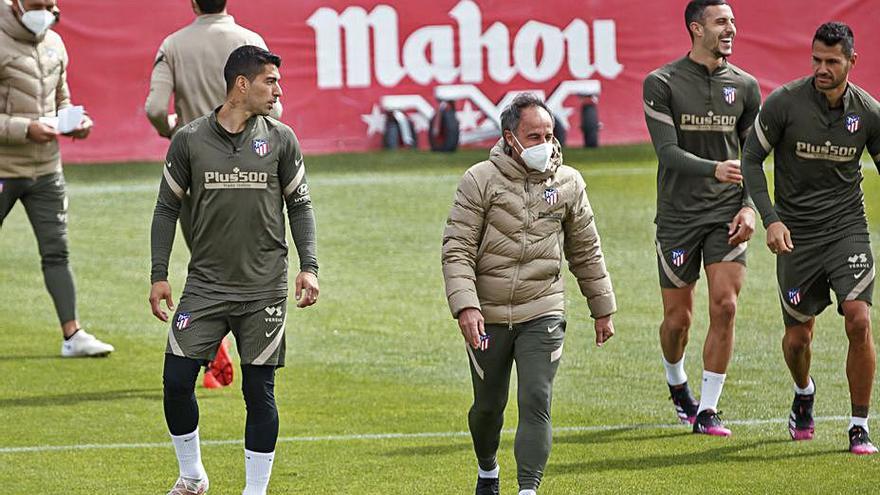Los jugadores del Atlético, ayer en el entrenamiento. |  // EUROPA PRESS