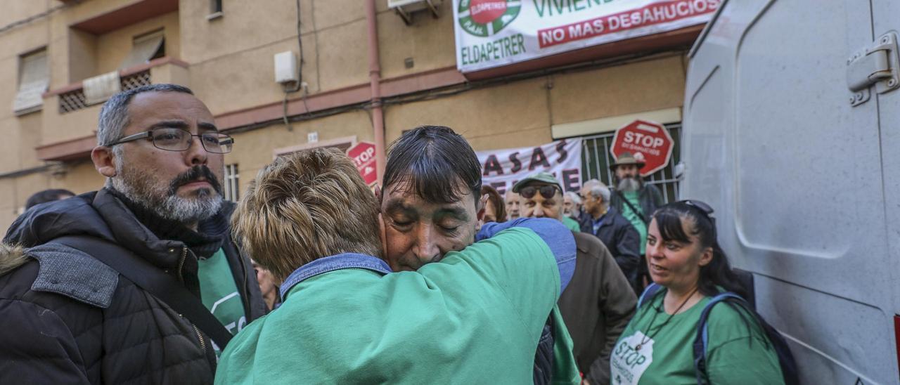 Una imagen de archivo de una protesta de la PAH para evitar un desahucio en la provincia.