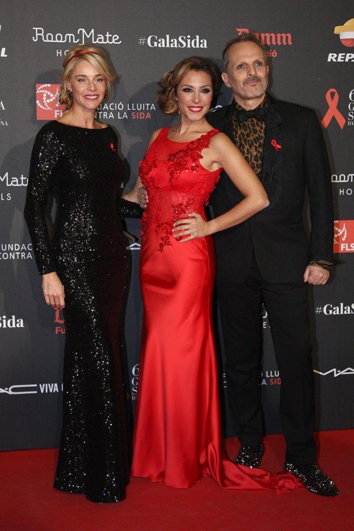 Belén Rueda, Gisela y Miguel Bosé, en la gala la Lucha contra el SIDA 2015.