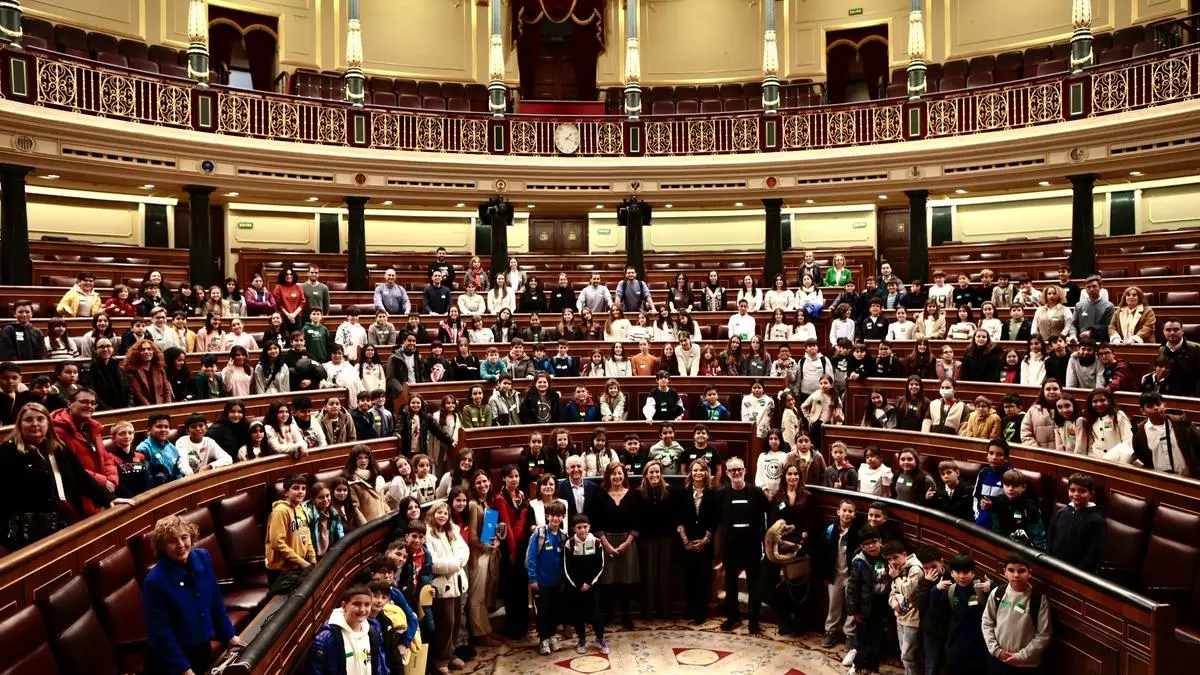 La infancia toma la palabra en el Congreso para defender sus derechos en la era digital