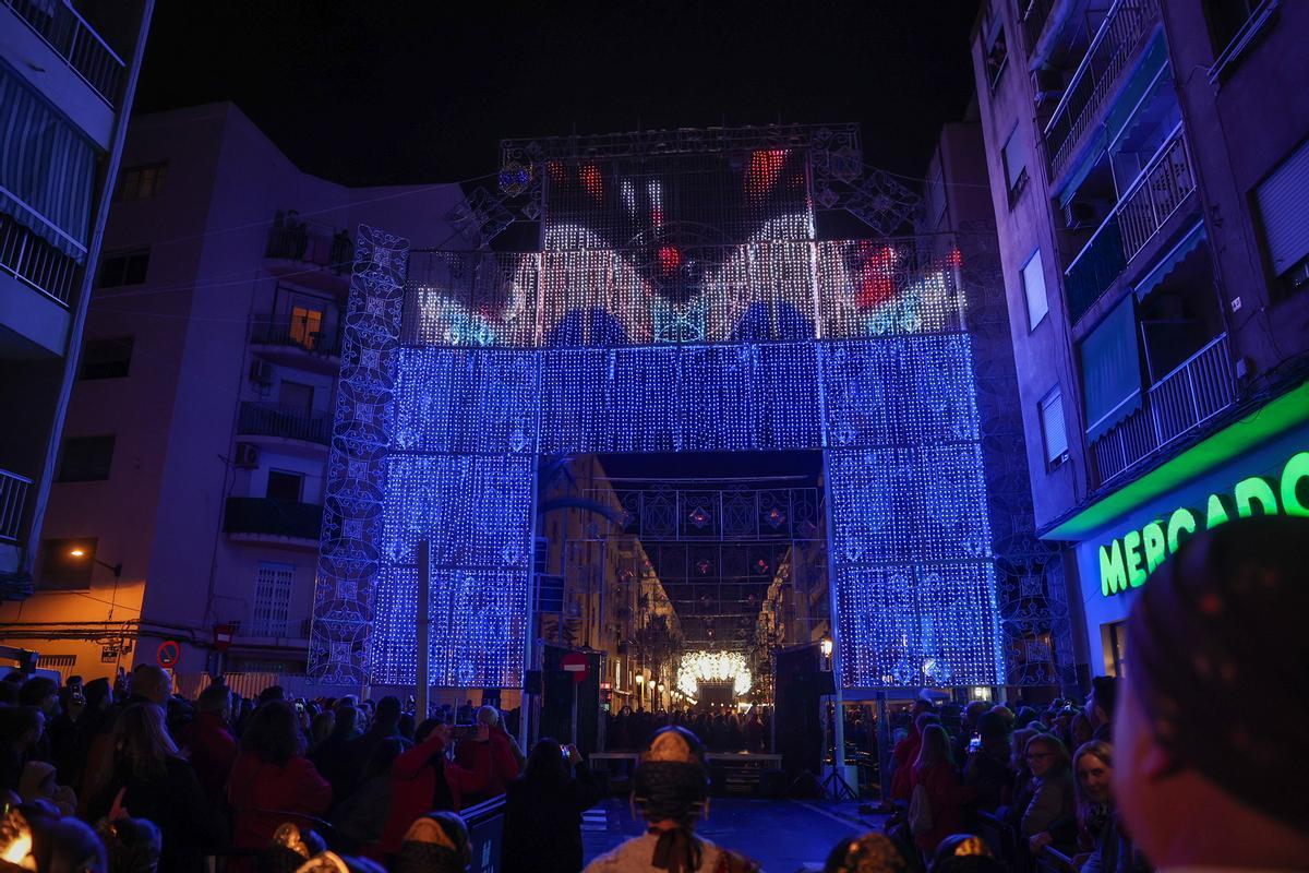 Malvarrosa celebra su tercer premio con la inauguración de sus luces