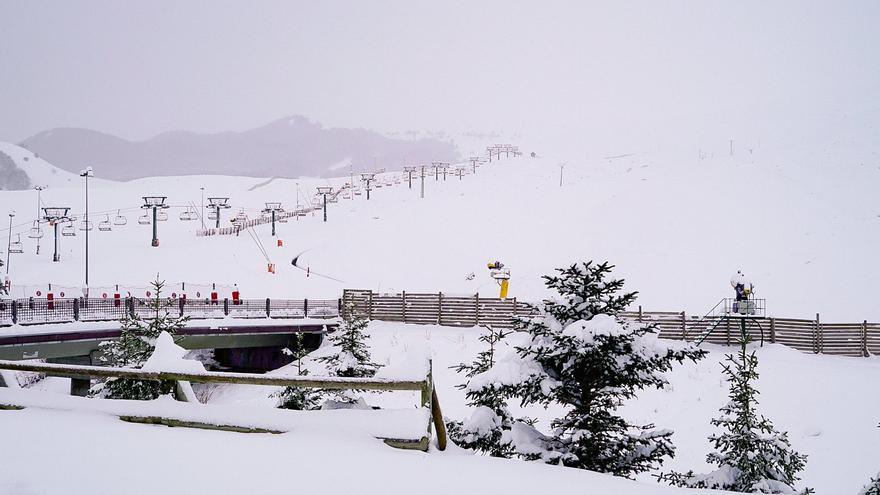 Las estaciones de esquí del Pirineo abrirán al completo este fin de semana tras las nevadas