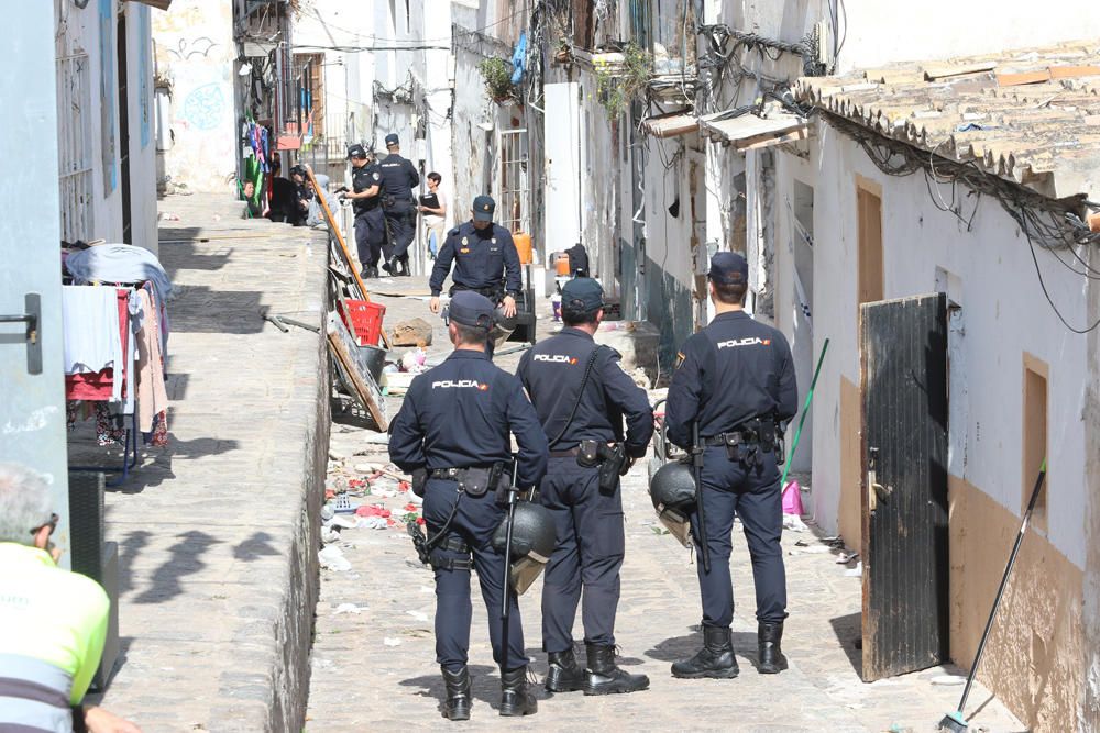 Operativo especial para el desalojo de sa Penya.